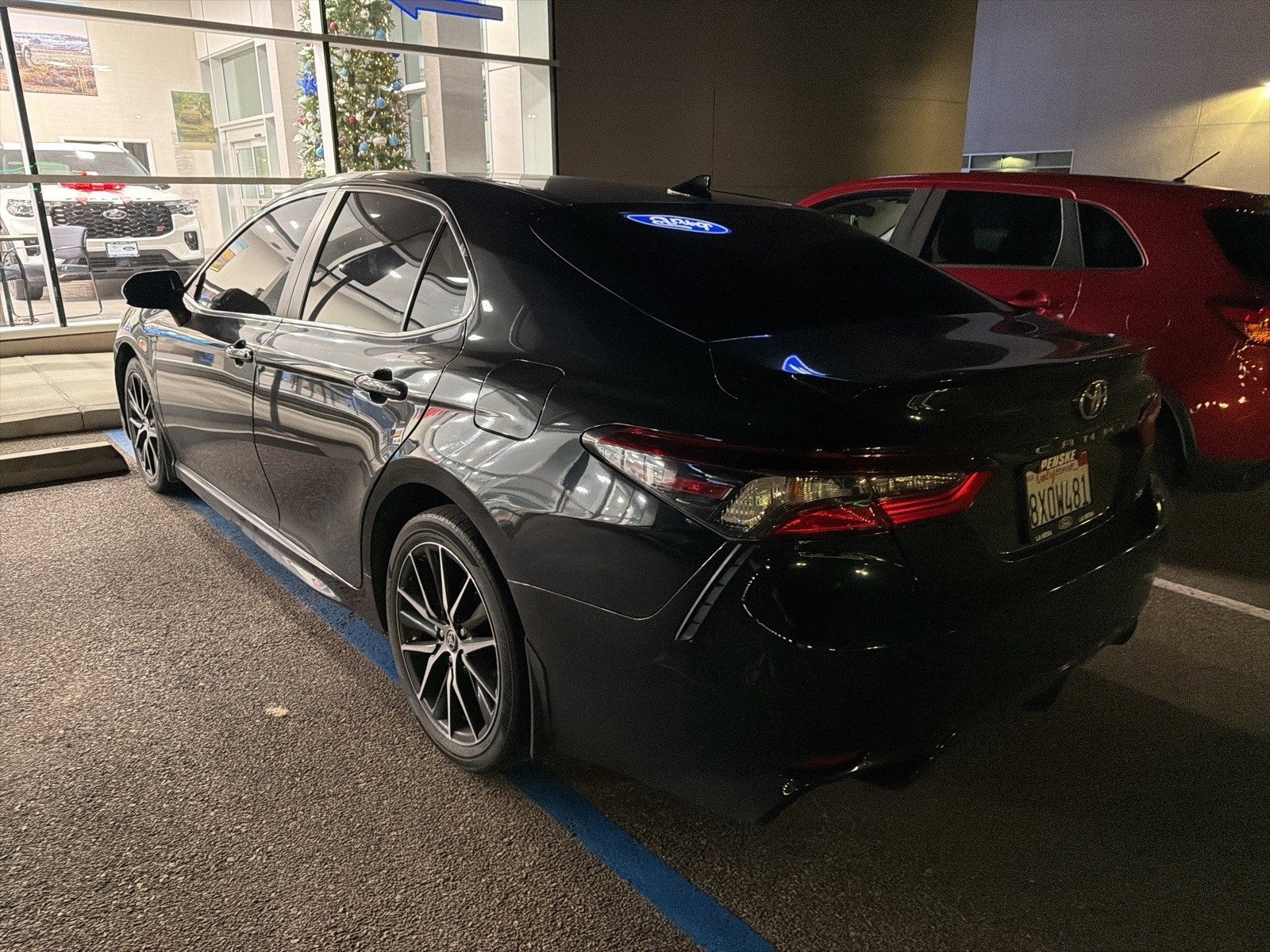 Used 2021 Toyota Camry SE image 8