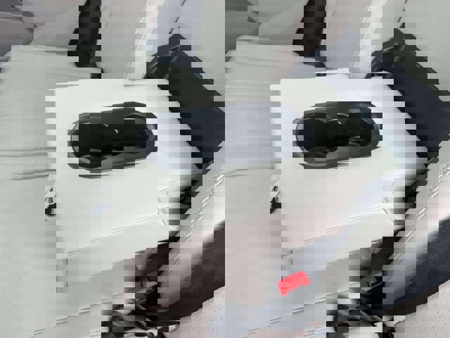 Used 2022 Volkswagen Tiguan SE w/ Panoramic Sunroof Package image 11