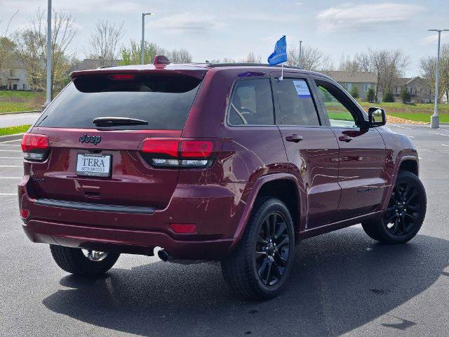 Used 2019 Jeep Grand Cherokee Altitude AWD/4WD image 13