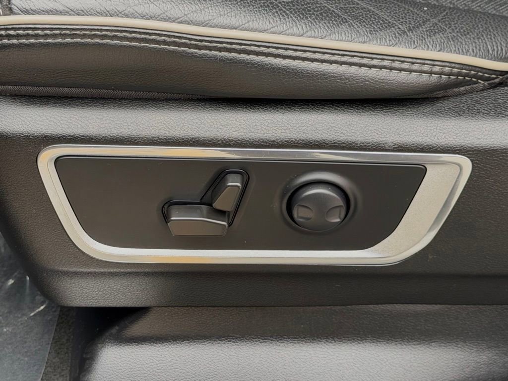 Used 2022 RAM 1500 Laramie AWD/4WD image 6