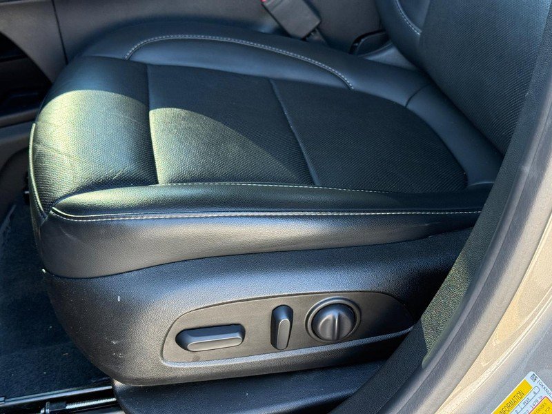 Used 2022 GMC Acadia SLT w/ Technology Package image 30