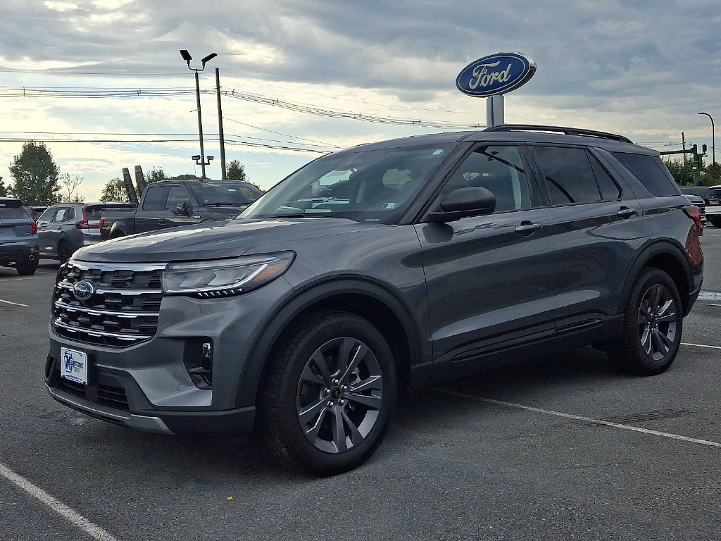 Certified 2026 Ford Explorer Active w/ Active Comfort Package AWD/4WD image 3