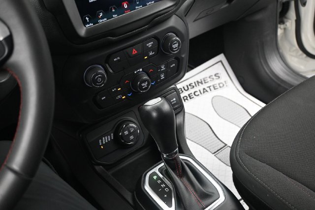 Used 2023 Jeep Renegade Trailhawk AWD/4WD image 20