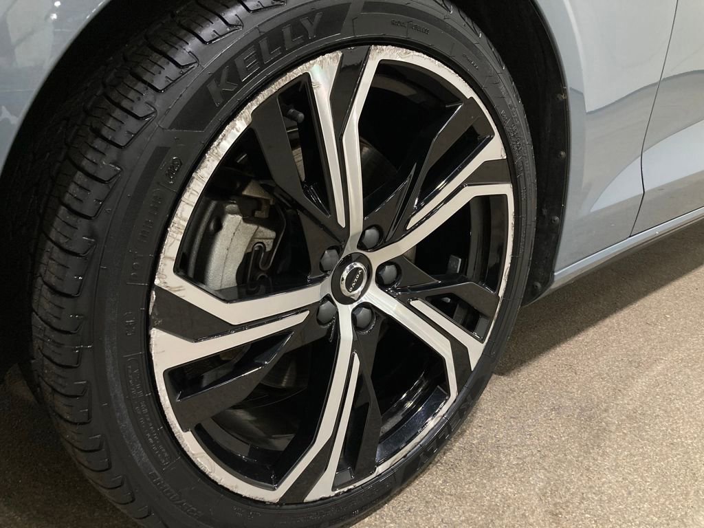 Used 2024 Volvo S60 B5 Plus image 15