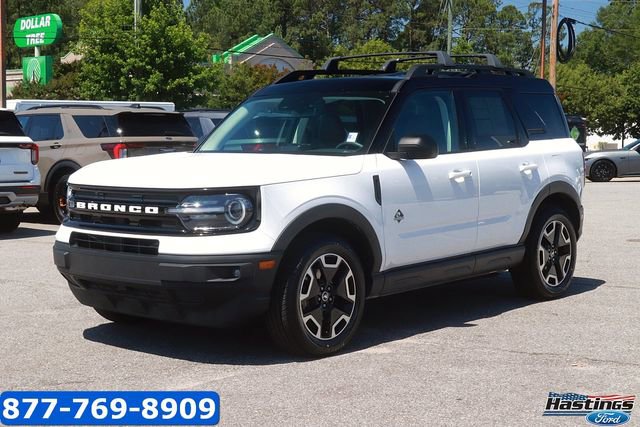 Certified 2022 Ford Bronco Sport Outer Banks w/ Tech Package AWD/4WD image 3