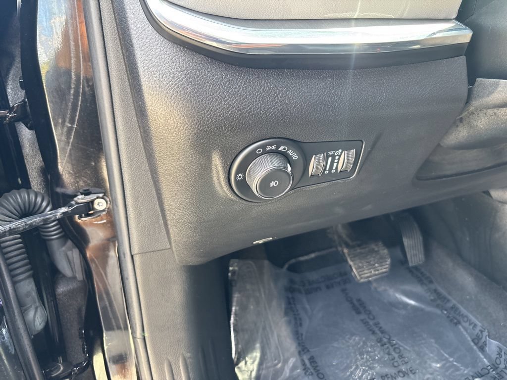 Used 2022 Jeep Compass Limited AWD/4WD image 15