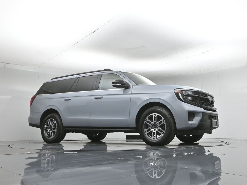 Certified 2025 Ford Expedition Max Active RWD image 3