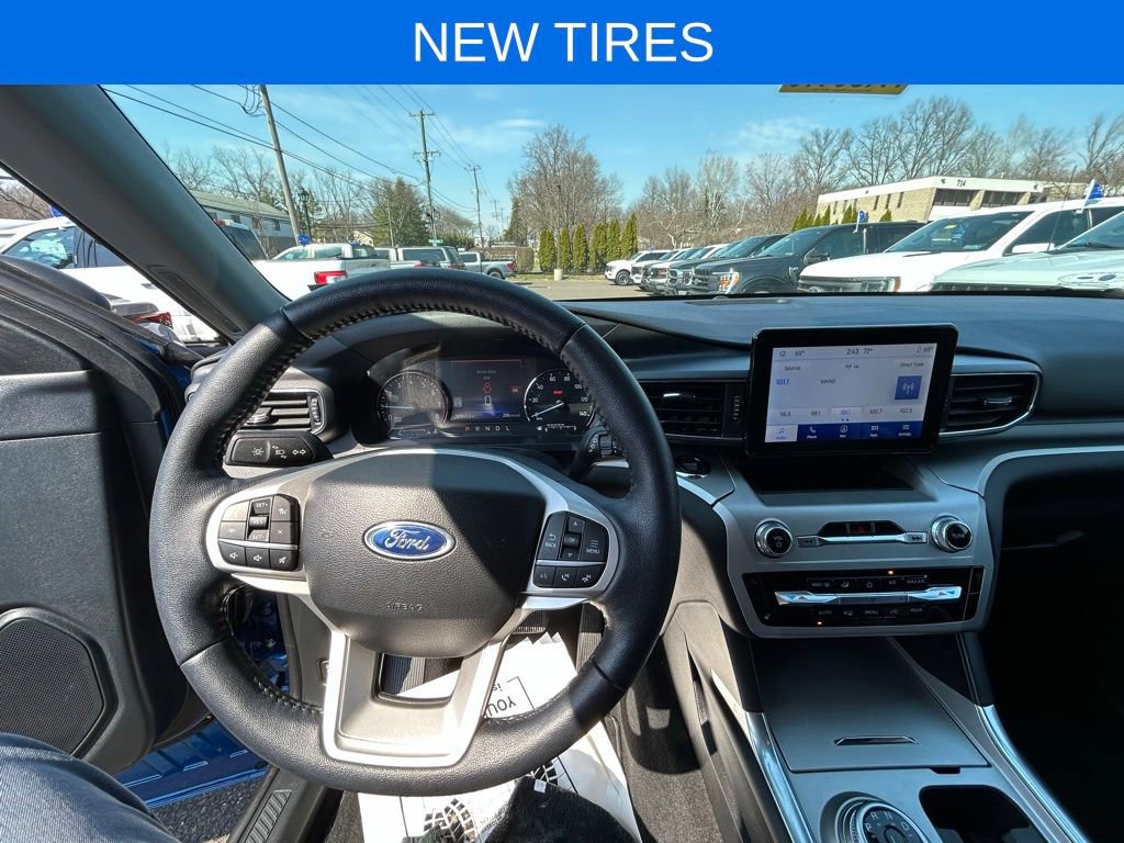 Certified 2022 Ford Explorer XLT w/ Equipment Group 202A AWD/4WD image 21