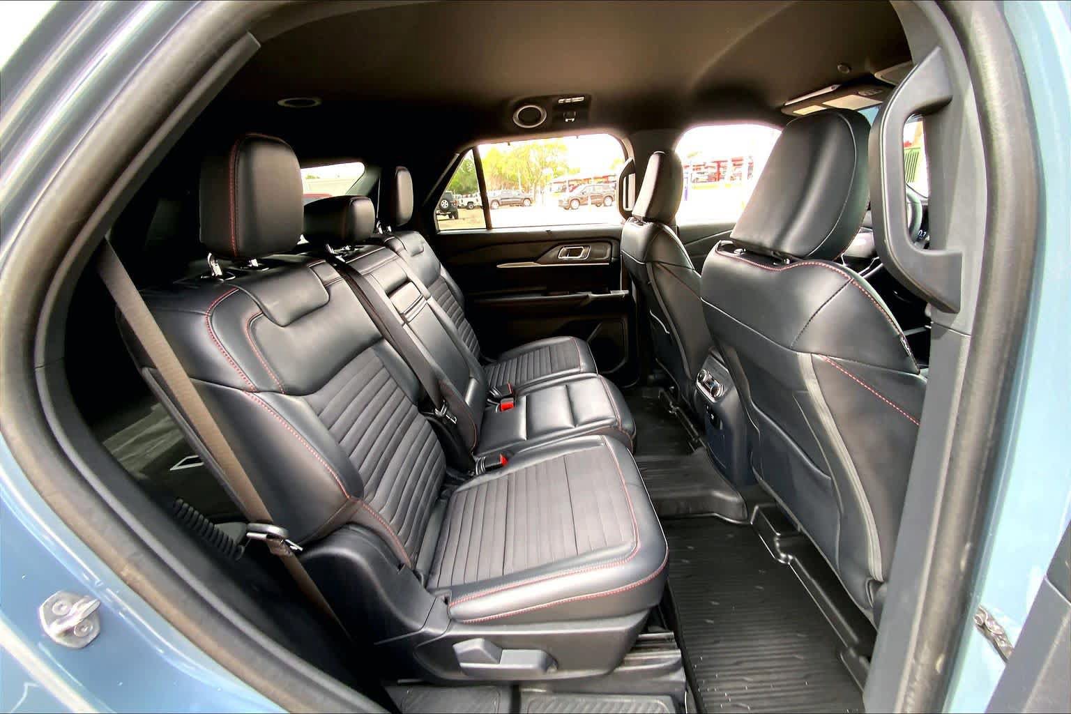 Certified 2025 Ford Explorer ST-Line w/ Premium Package RWD image 20