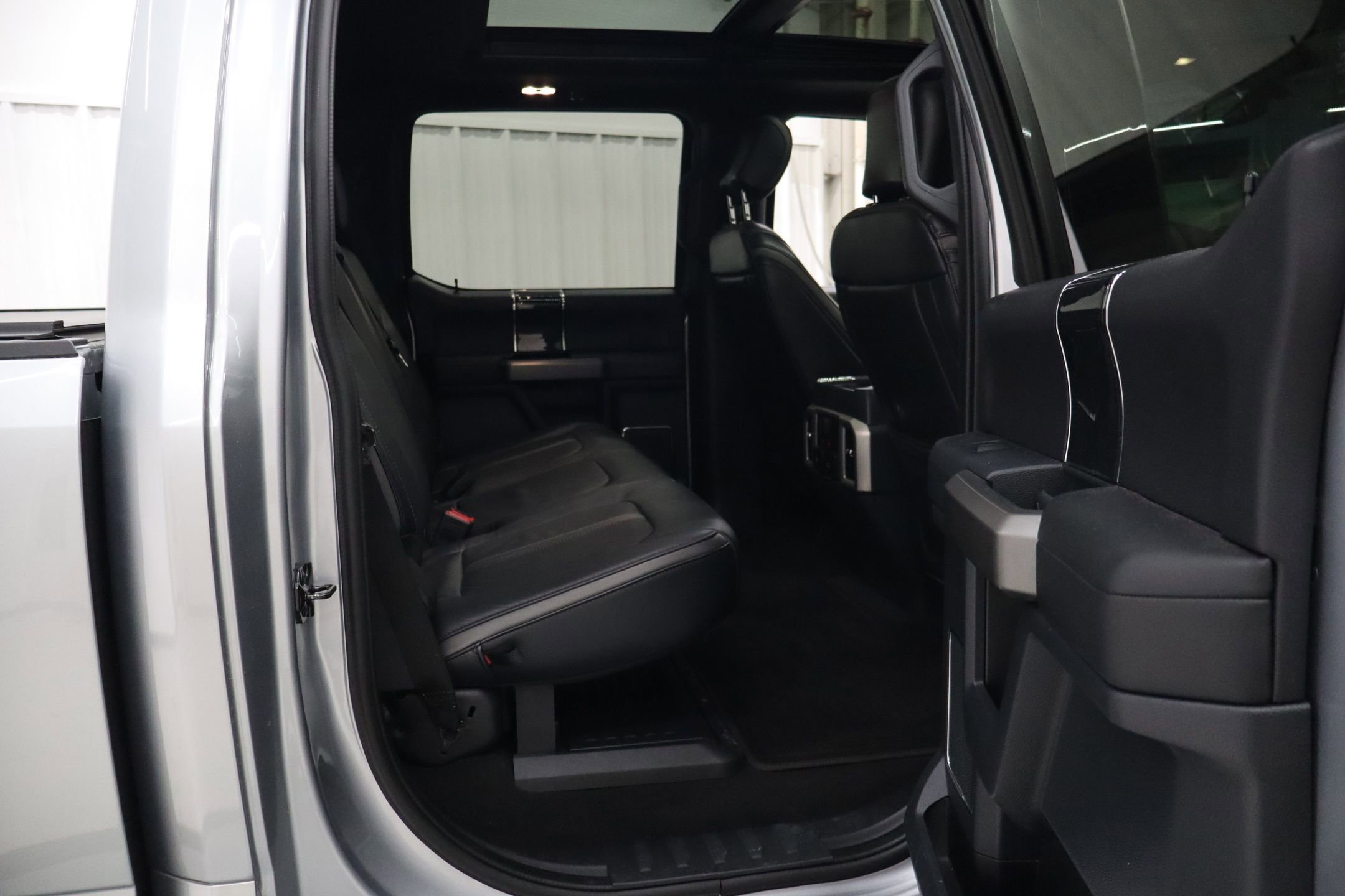 Certified 2022 Ford F250 Platinum w/ FX4 Off-Road Package AWD/4WD image 28