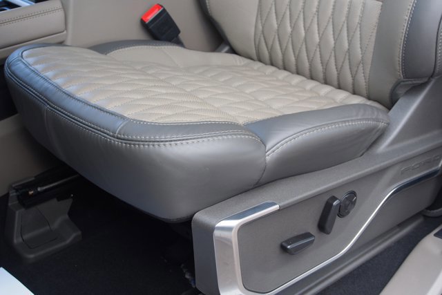 Certified 2025 Ford F450 Platinum w/ Platinum Plus Package image 18