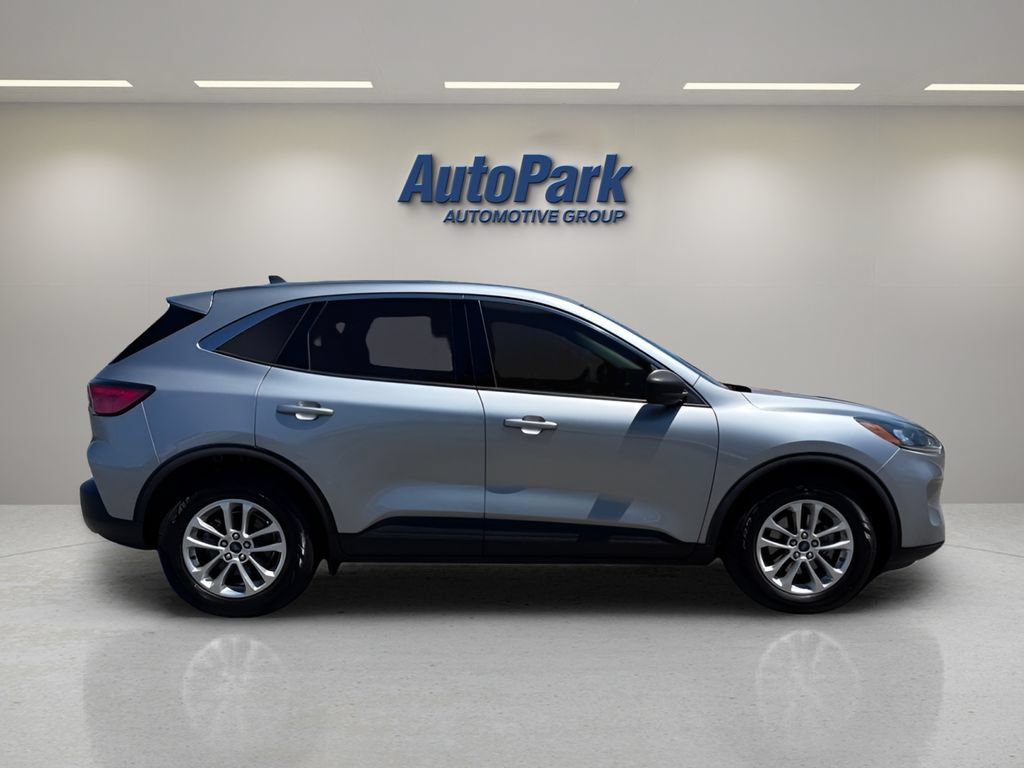 Certified 2022 Ford Escape SE FWD image 9