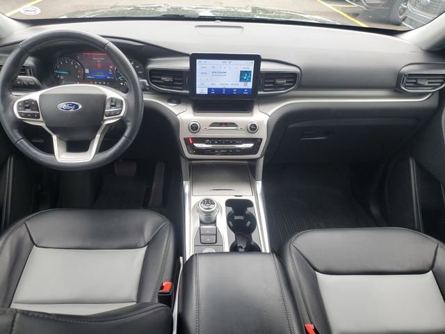 Certified 2023 Ford Explorer XLT w/ Equipment Group 202A AWD/4WD image 31