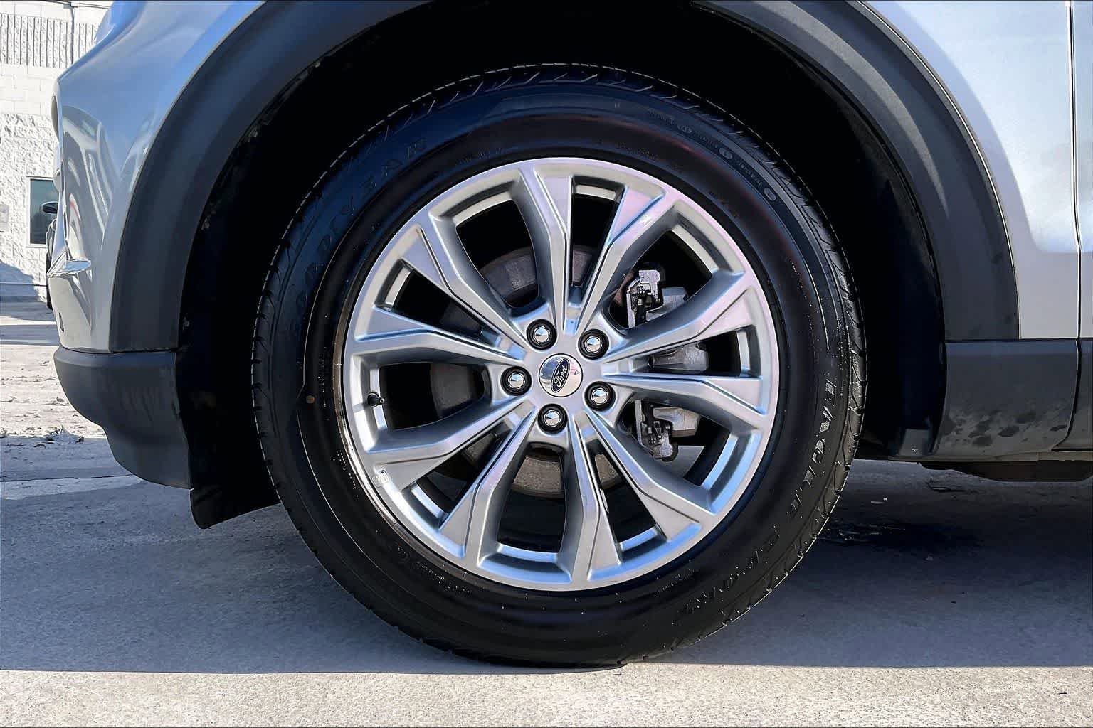 Certified 2022 Ford Explorer Limited w/ Equipment Group 301A RWD image 8