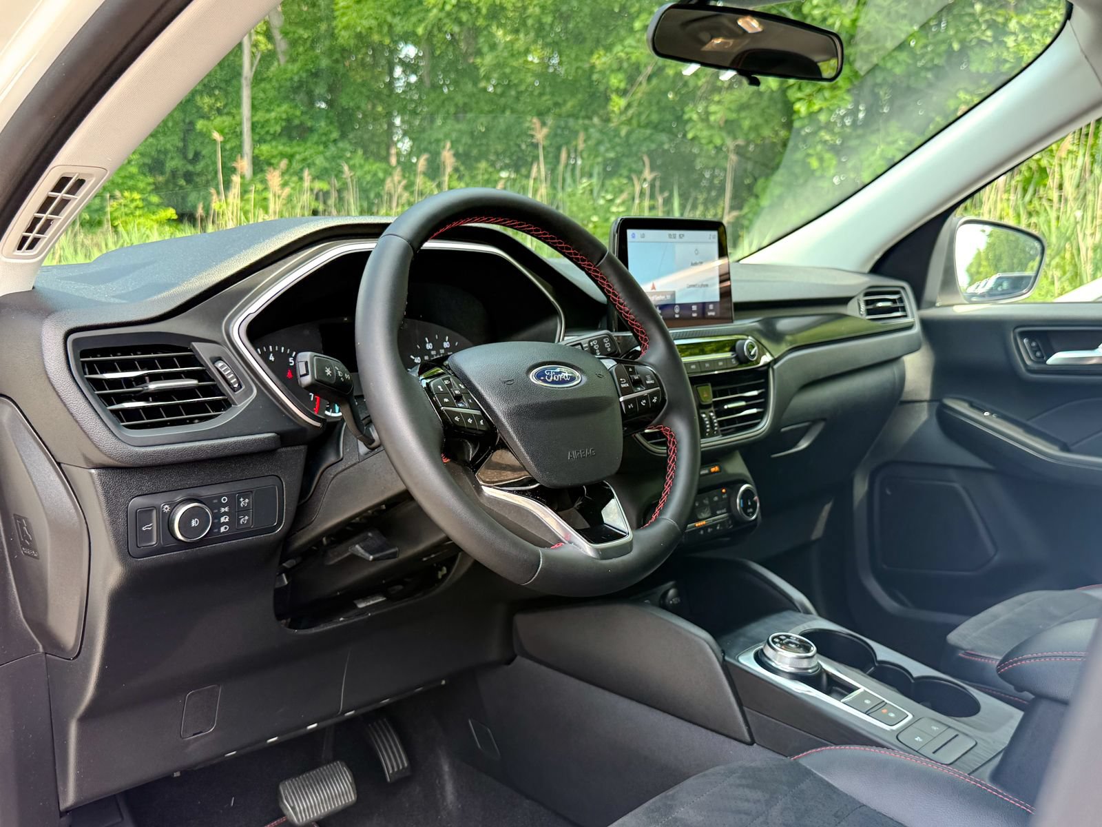Certified 2022 Ford Escape SEL w/ SEL Stealth AWD Package image 17