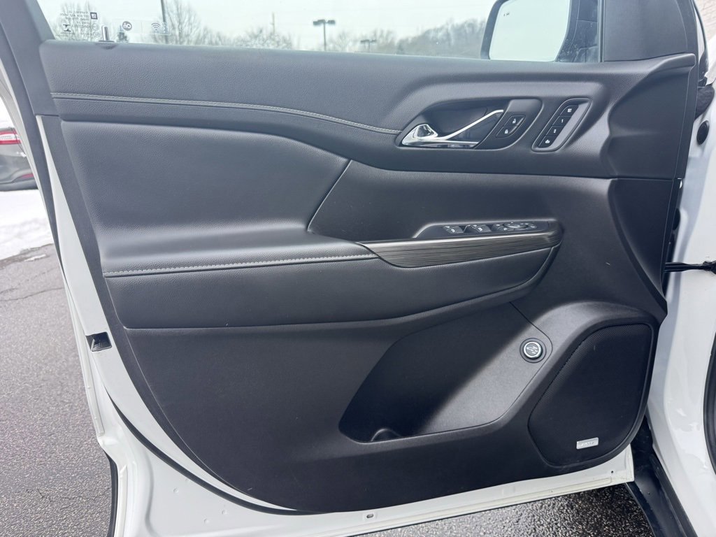 Used 2022 GMC Acadia SLT w/ Elevation Edition image 25