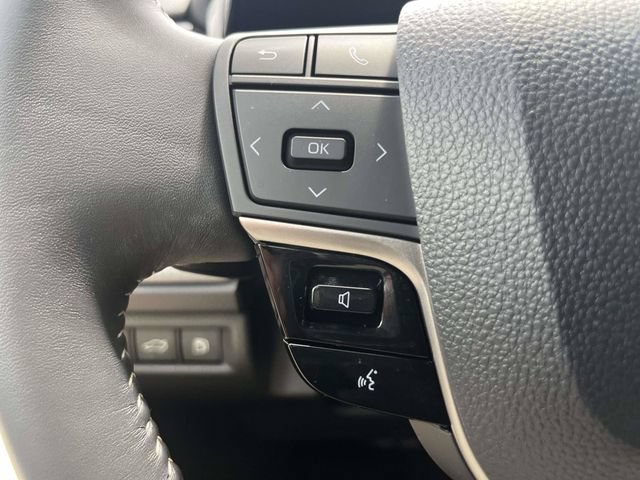 Used 2025 Toyota Camry SE w/ Convenience Package FWD image 23
