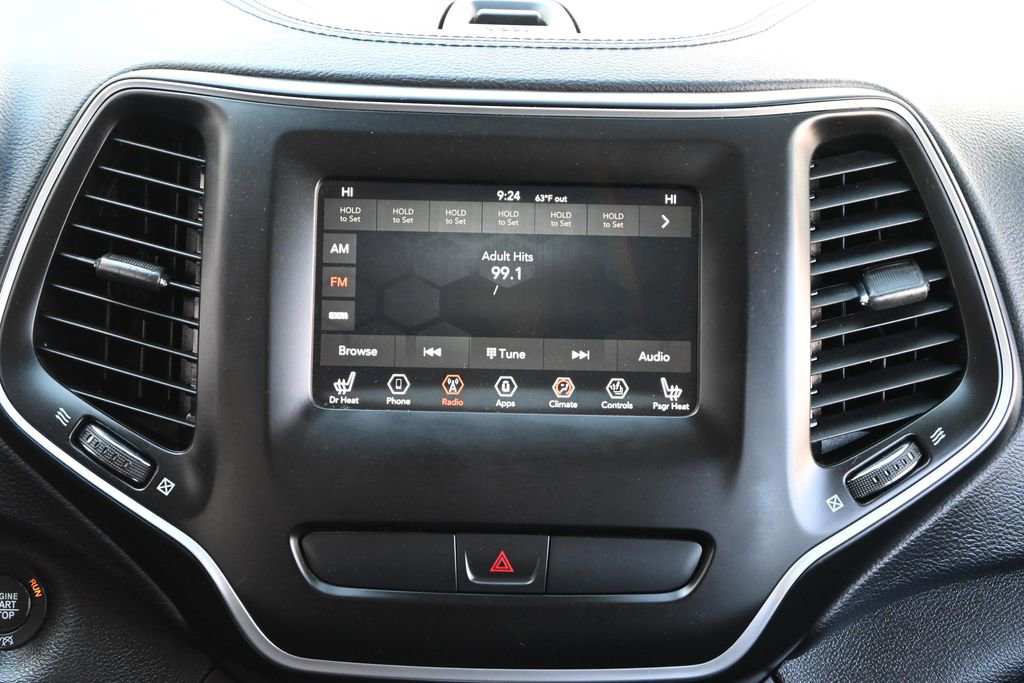 Used 2019 Jeep Cherokee Latitude Plus w/ Comfort/Convenience Group AWD/4WD image 27