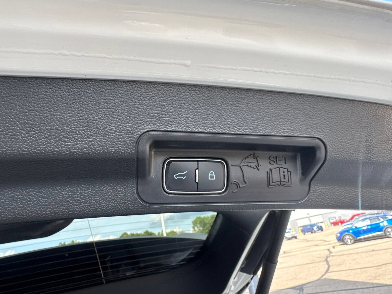 Certified 2023 Ford Explorer XLT w/ Equipment Group 202A AWD/4WD image 38