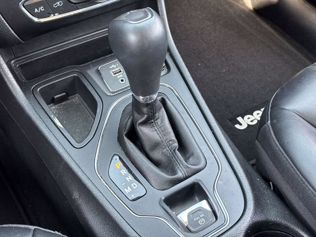 Used 2019 Jeep Cherokee Latitude Plus FWD image 20