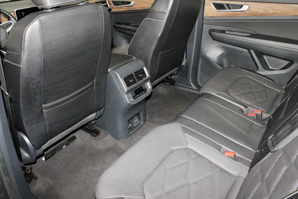 Used 2024 Volkswagen Atlas SE AWD/4WD image 21