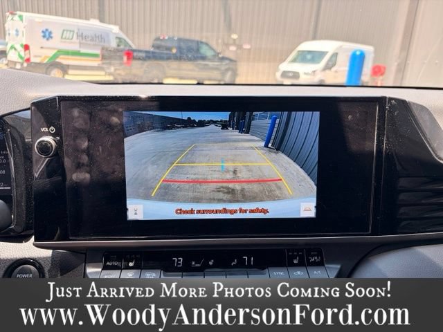 Used 2025 Toyota Camry XSE FWD image 11