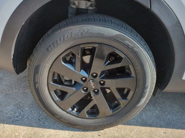 Used 2022 Kia Sorento S image 11