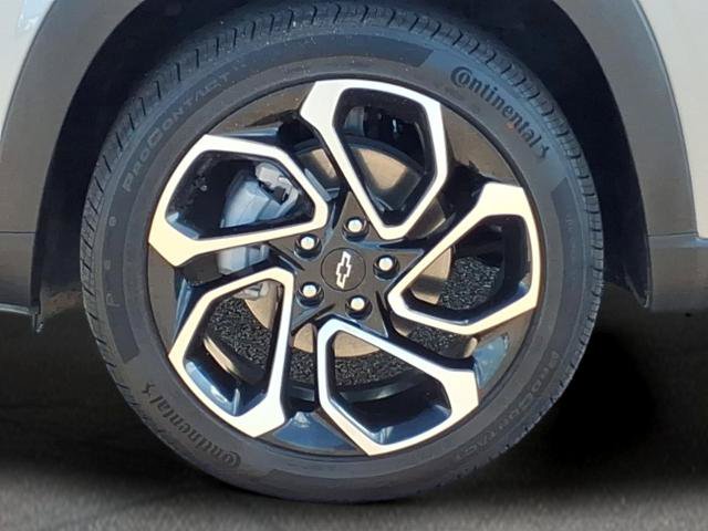 Used 2025 Chevrolet Trax RS w/ Driver Confidence Package FWD image 13