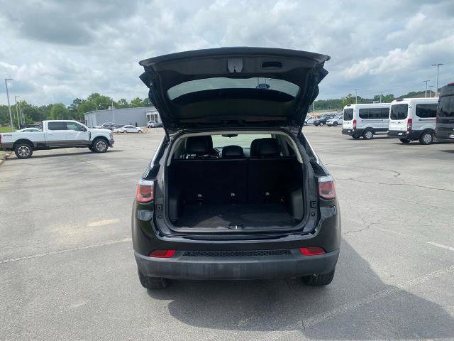 Used 2020 Jeep Compass Latitude FWD image 9