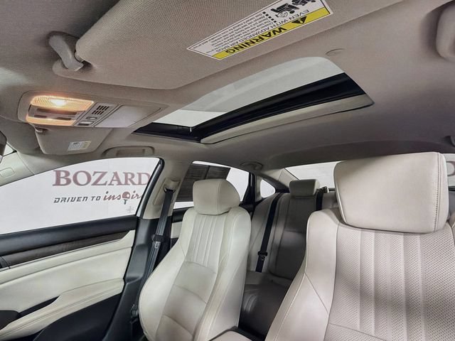 Used 2018 Honda Accord Touring image 26