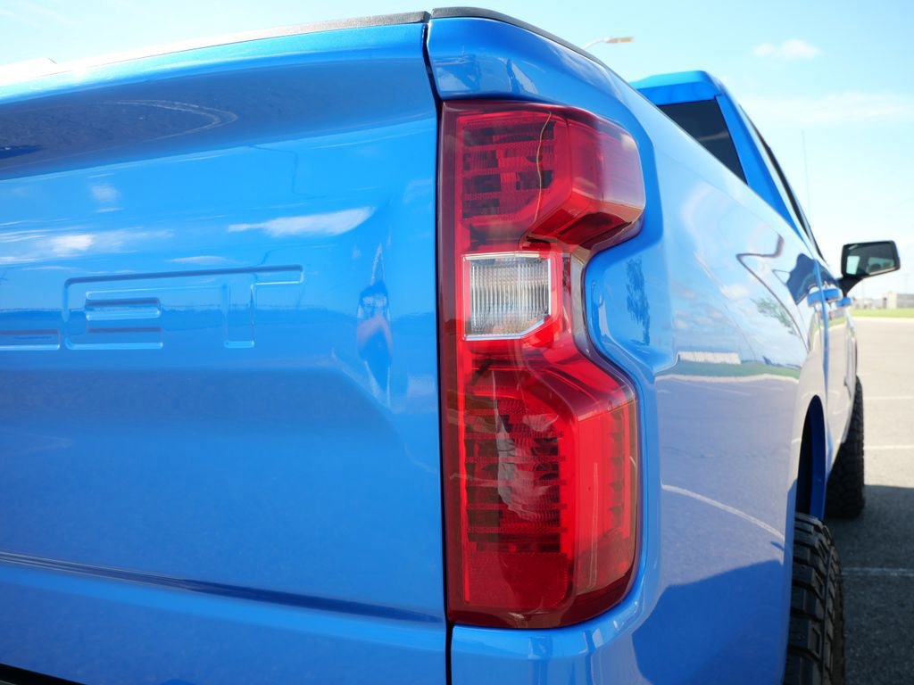 Used 2025 Chevrolet Silverado 1500 LT AWD/4WD image 6