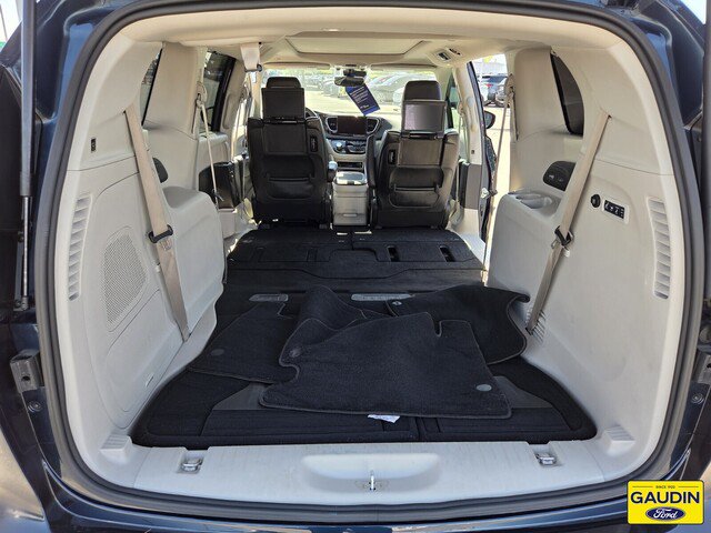 Used 2023 Chrysler Pacifica Limited w/ Uconnect Theater Family Group AWD/4WD image 15