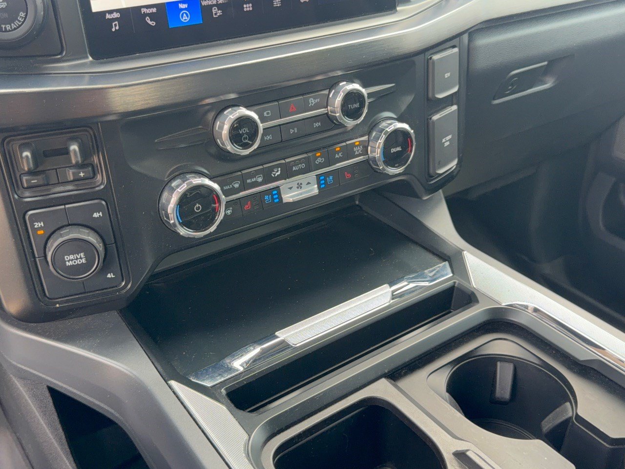 Certified 2025 Ford F350 Lariat w/ Lariat Ultimate Package AWD/4WD image 22