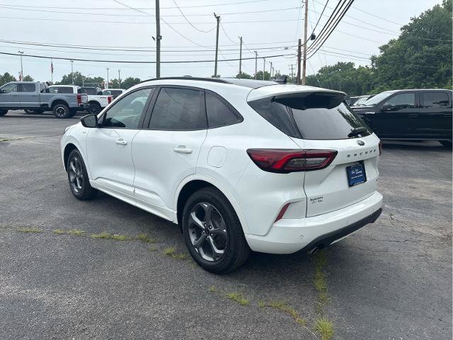 Certified 2023 Ford Escape ST-Line w/ Tech Pack #1 AWD/4WD image 9