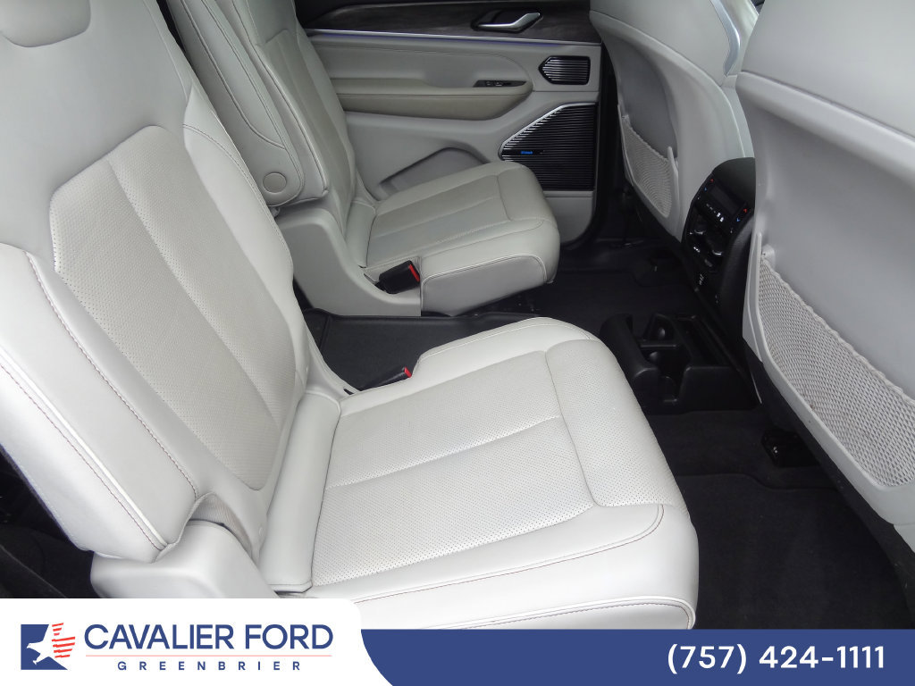 Used 2021 Jeep Grand Cherokee L Overland w/ Luxury Tech Group IV AWD/4WD image 13