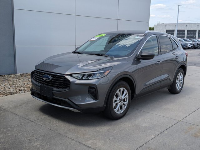 Certified 2024 Ford Escape Active w/ Cold Weather Package FWD image 10
