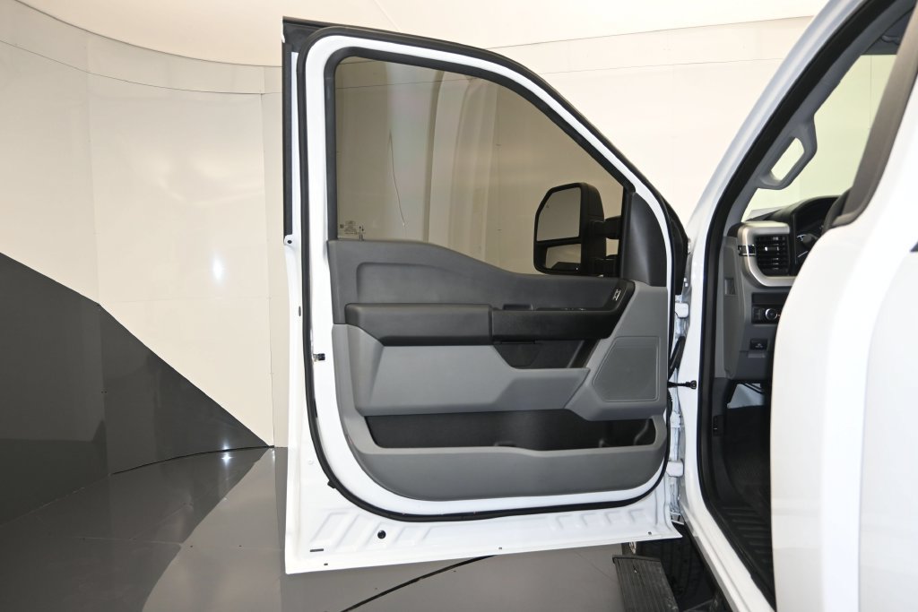 Certified 2025 Ford F250 XL w/ XL Driver Assist Package AWD/4WD image 10
