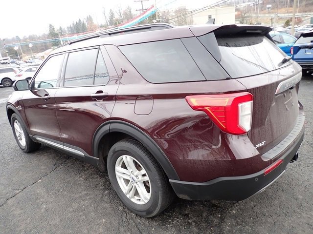 Certified 2022 Ford Explorer XLT w/ Equipment Group 202A image 5