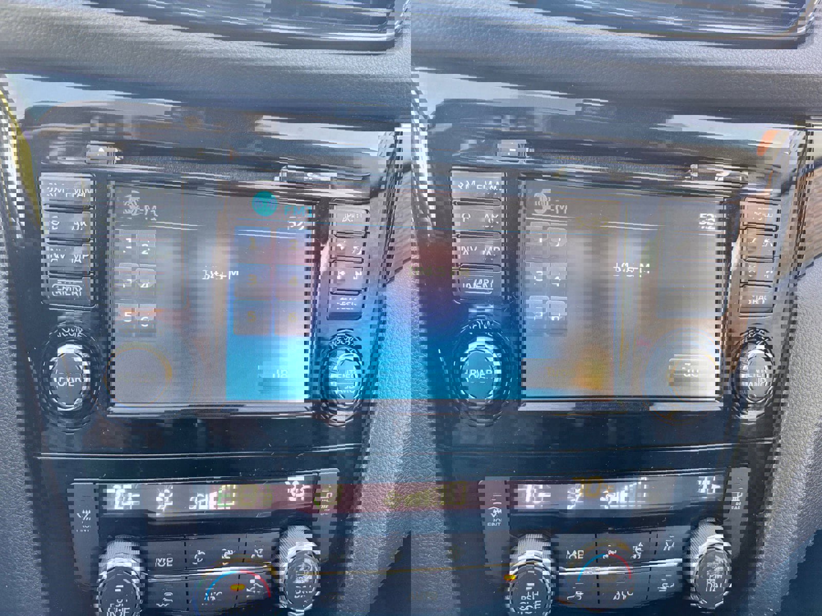 Used 2017 Nissan Rogue Sport SL w/ SL Premium Package image 35