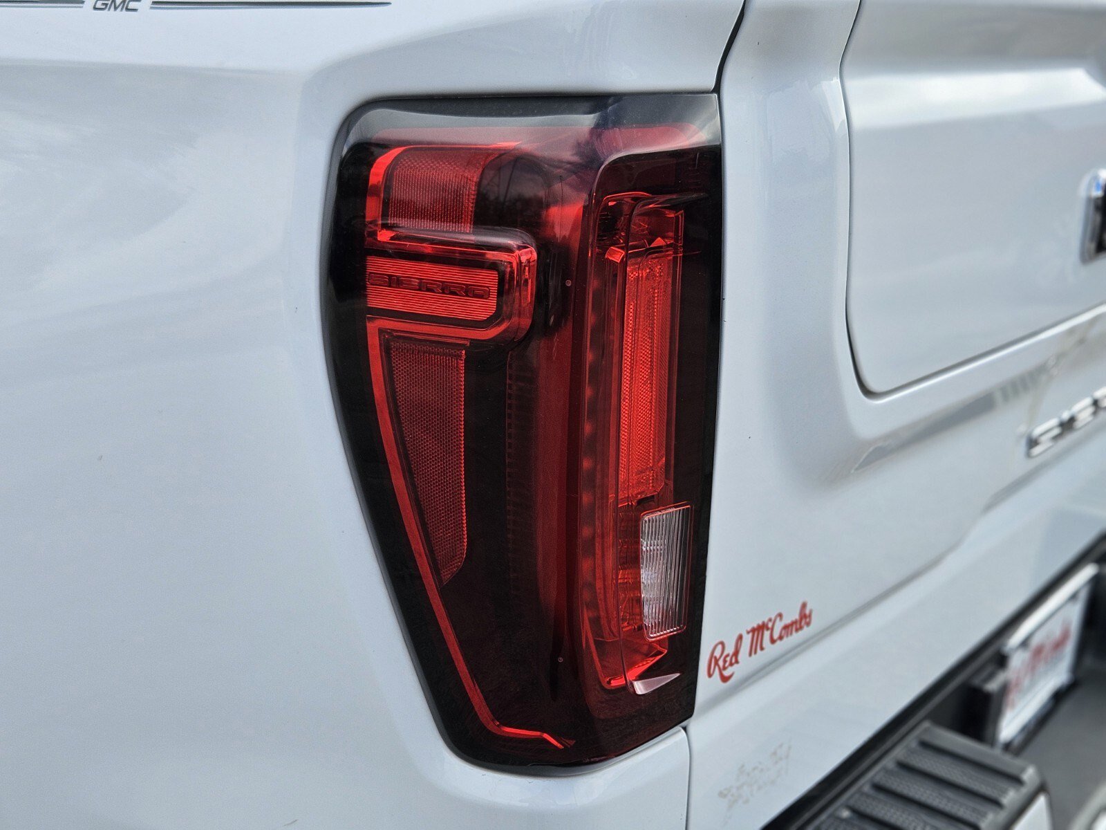 Used 2022 GMC Sierra 1500 AT4 w/ AT4 Premium Package image 10