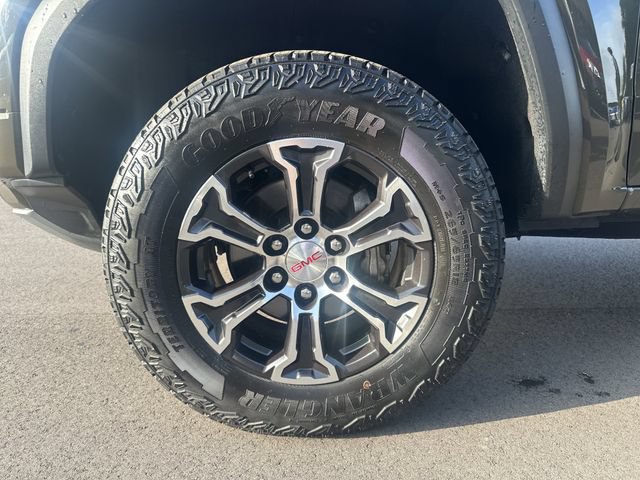 Used 2023 GMC Canyon AT4 w/ AT4 Premium Package AWD/4WD image 9