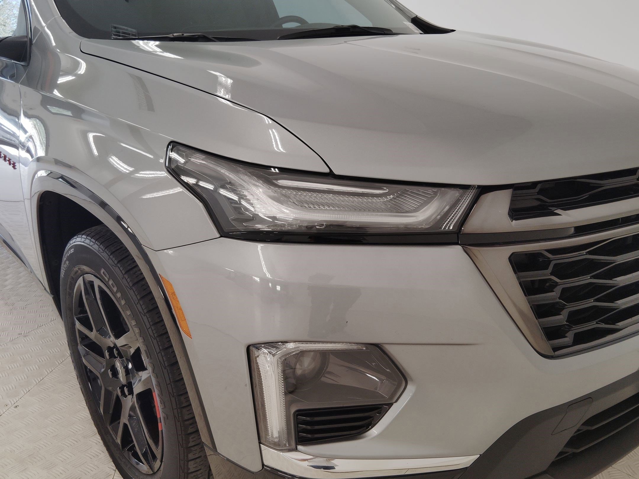 Used 2023 Chevrolet Traverse Premier w/ Redline Edition image 12