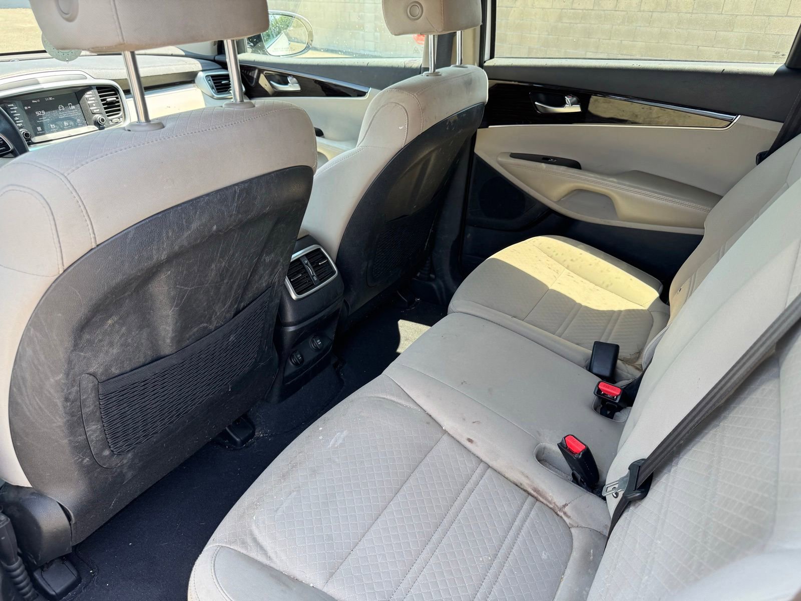 Used 2020 Kia Sorento LX FWD image 13