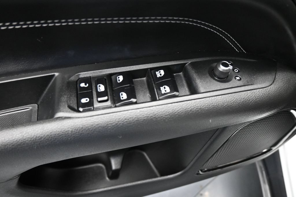 Used 2023 Jeep Compass Latitude AWD/4WD image 10
