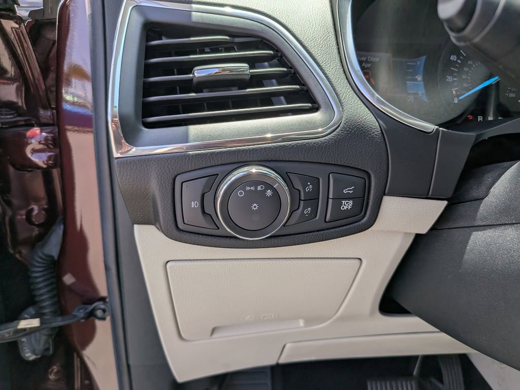 Certified 2021 Ford Edge Titanium FWD image 31