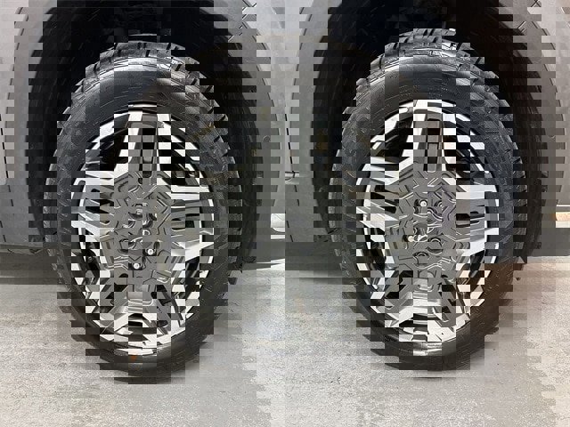 Used 2023 Hyundai Santa Fe Limited image 2