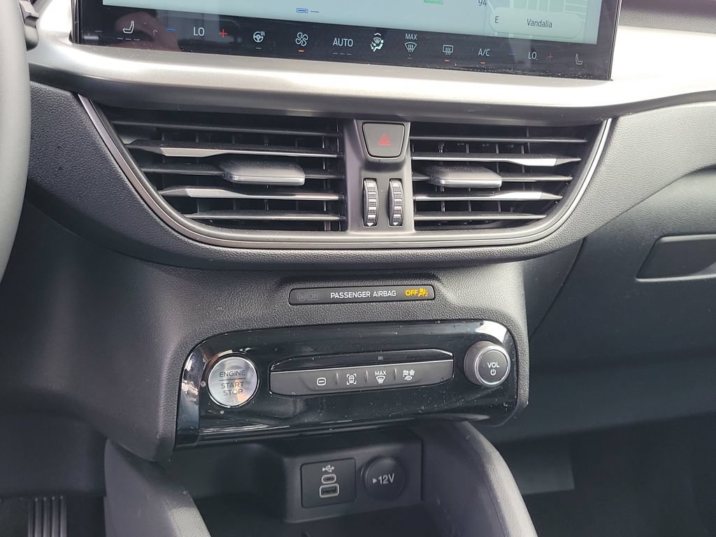 Certified 2025 Ford Escape SE FWD image 28