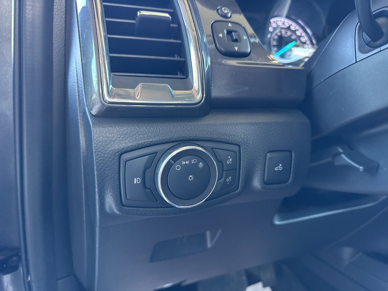 Certified 2019 Ford Ranger Lariat w/ Trailer Tow Package image 26