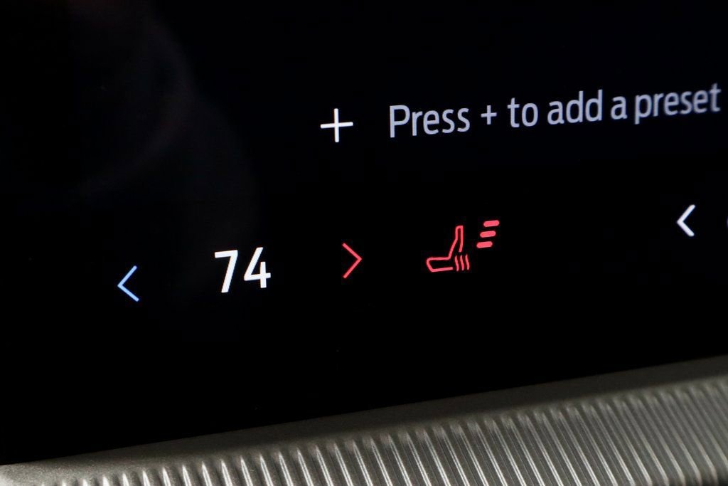 Certified 2025 Ford Explorer Active image 11