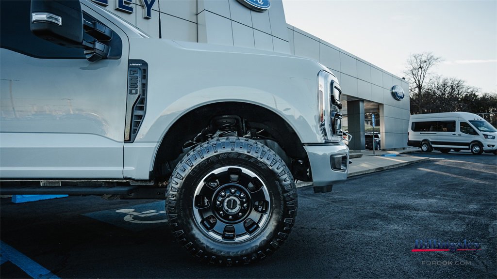 Certified 2025 Ford F250 Lariat w/ Tremor Off-Road Package image 8